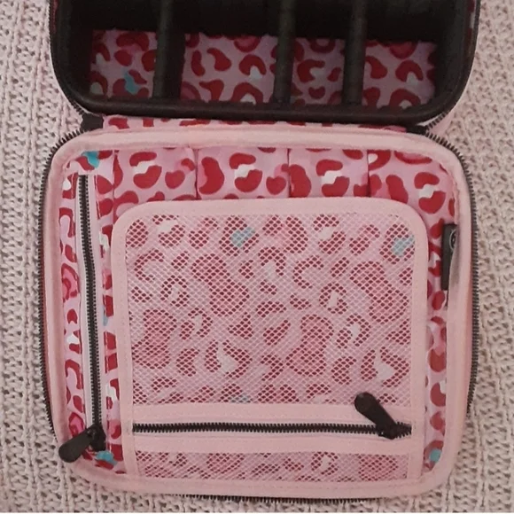Impressions X Hello Kitty Cosmetic Case - Picture 7 of 11